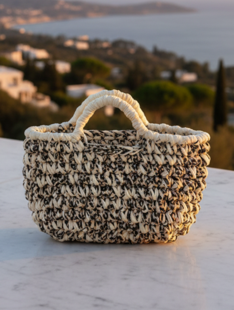 Bolso blanco y negro - foto profesional